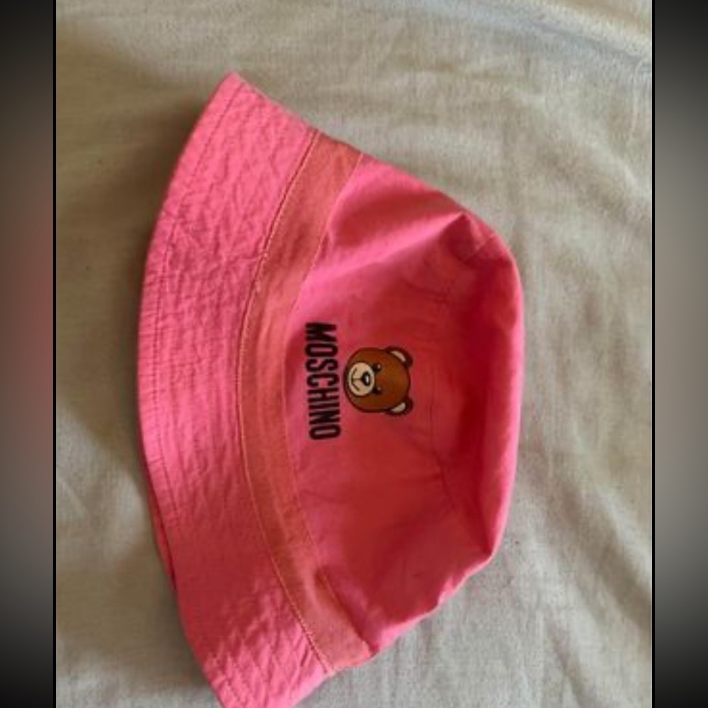 Moschino bucket hat